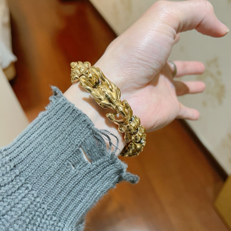 Ba1en*iaga bracelets